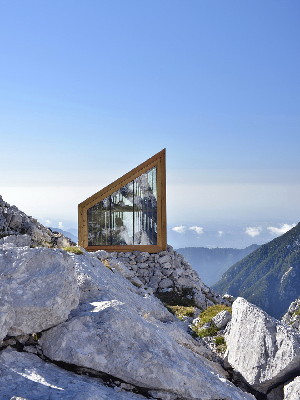 Alpine Shelter Skuta3.jpg